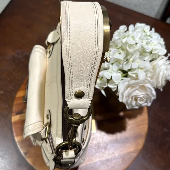 COACH Legacy 1127 65th Anniversary Shoulder Bag Off-White Cream Vachetta Leather - Picture 11 of 16